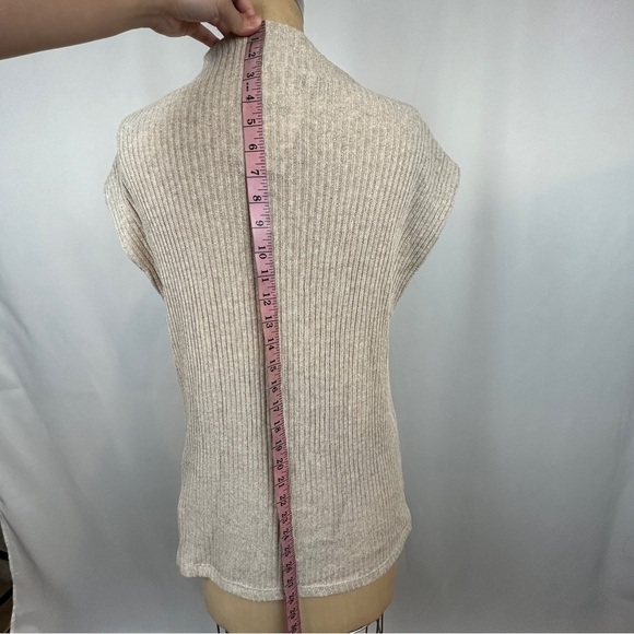 NEW Zara Tan Mock Neck Ribbed Vest Sleeveless Sweater Size Medium Tan Cream - Picture 7 of 10
